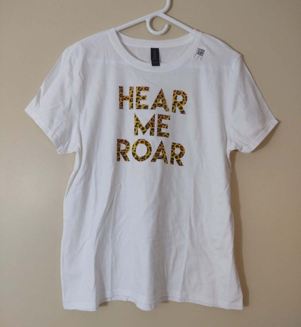 Gildan Custom Printed logo white T Shirt Hear Me Roar Animal print Sz L